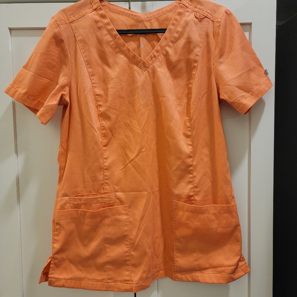 Maevn Petite Coral Scrubs. Small Top, XS bottom.